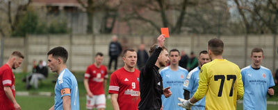 Que signifie un carton rouge au football ?